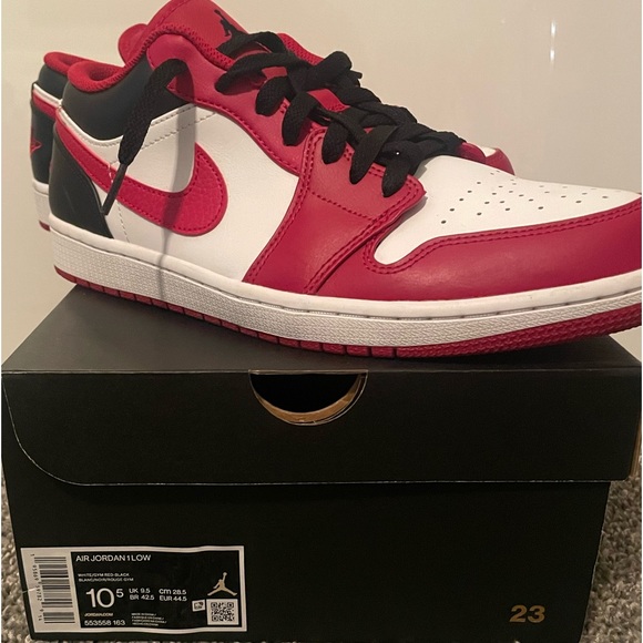 Nike Air Jordan 1 Low - Picture 2 of 5